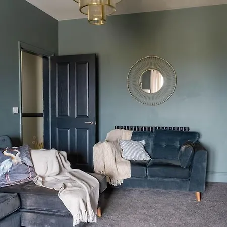 High Tide بيت للعطل *